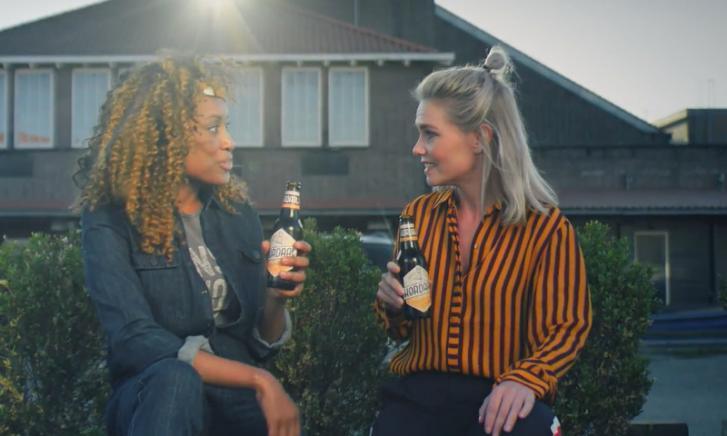 Kordaat Bier reclame met vrouwen
